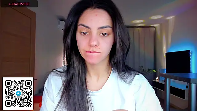 EmiliaZen online show from 04/05/26, 04:57