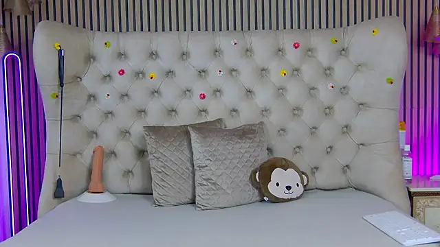 PlayfulShow online show from 04/08/26, 02:18