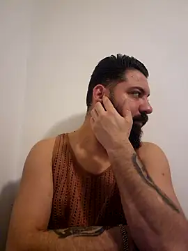 Snapshot of Armand66_ chatting on 02/05/25, 09:40 Armand66  online show from 02/05/25, 09:40