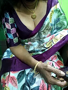 Snapshot of niiveditha chatting on 09/13/25, 03:12 niiveditha online show from 09/13/25, 03:12