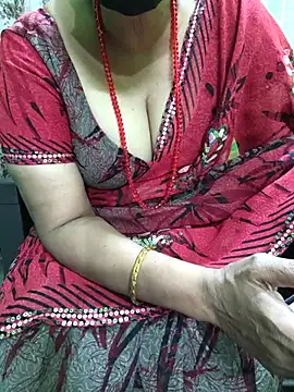 Snapshot of niiveditha chatting on 10/30/25, 03:31 niiveditha online show from 10/30/25, 03:31