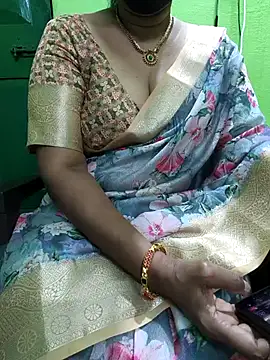 Snapshot of niiveditha chatting on 09/21/25, 11:48 niiveditha online show from 09/21/25, 11:48