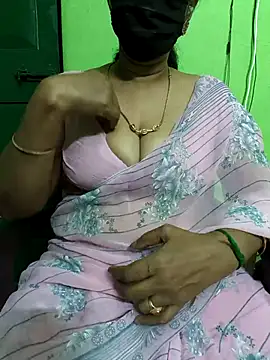 Snapshot of niiveditha chatting on 03/20/25, 12:00 niiveditha online show from 03/20/25, 12:00