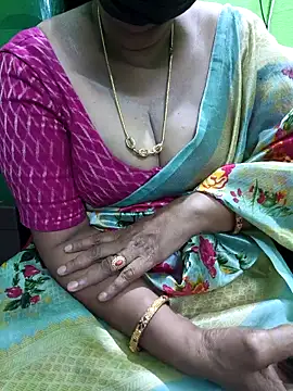 Snapshot of niiveditha chatting on 10/06/25, 01:12 niiveditha online show from 10/06/25, 01:12