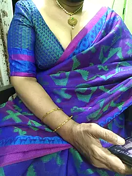 niiveditha online show from 11/16/25, 01:27