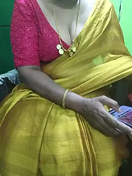 niiveditha online show from 12/17/25, 06:18