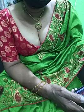 niiveditha online show from 11/23/25, 08:13