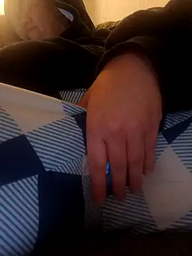 Snapshot of NoLubricantNeeded chatting on 10/22/25, 06:29 NoLubricantNeeded online show from 10/22/25, 06:29