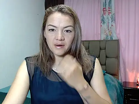 PenelopeMist online show from 11/21/25, 07:57