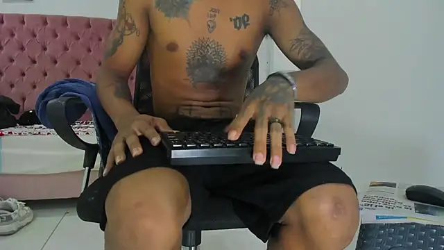 Snapshot of blackdirty420 chatting on 02/24/25, 11:30 blackdirty420 online show from 02/24/25, 11:30