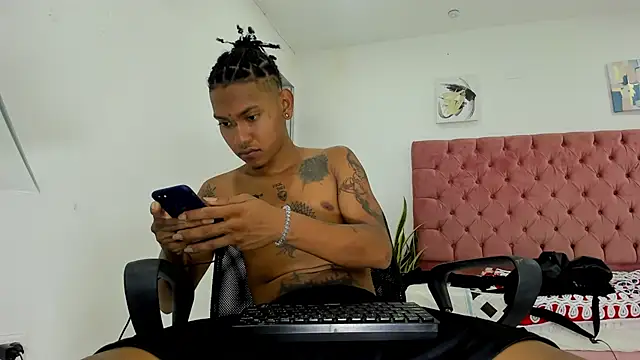 Snapshot of blackdirty420 chatting on 03/19/25, 03:29 blackdirty420 online show from 03/19/25, 03:29