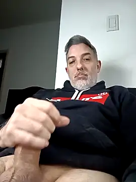 Snapshot of Sexyguycumming chatting on 09/26/25, 03:46 Sexyguycumming online show from 09/26/25, 03:46