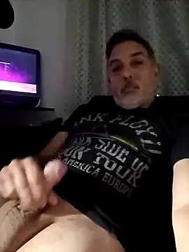 Snapshot of Sexyguycumming chatting on 03/13/25, 03:00 Sexyguycumming online show from 03/13/25, 03:00