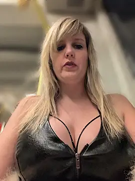 Sexybiene969 online show from 03/19/26, 05:46