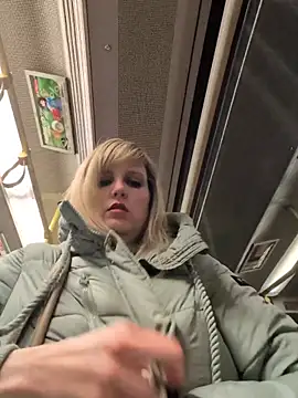 Sexybiene969 online show from 12/15/25, 05:30