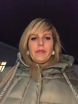 Sexybiene969 online show from 12/19/25, 04:09