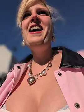 Sexybiene969 online show from 04/30/26, 03:52