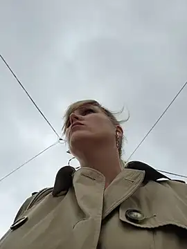 Sexybiene969 online show from 10/25/25, 02:28