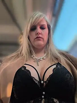Sexybiene969 online show from 04/29/26, 04:11
