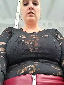 Sexybiene969 online show from 09/14/25, 03:12