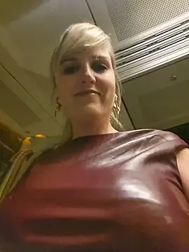 Sexybiene969 online show from 10/29/25, 05:12