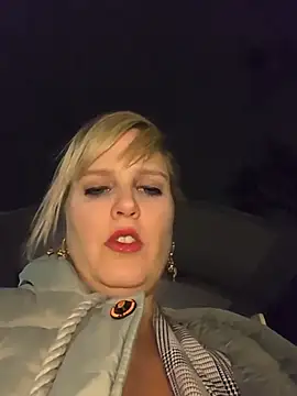 Sexybiene969 online show from 12/22/25, 05:24