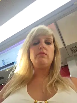 Sexybiene969 online show from 09/15/25, 04:07