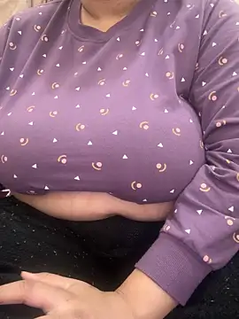 Snapshot of Yoursexy_cherry chatting on 02/20/26, 09:00 Yoursexy cherry online show from 02/20/26, 09:00