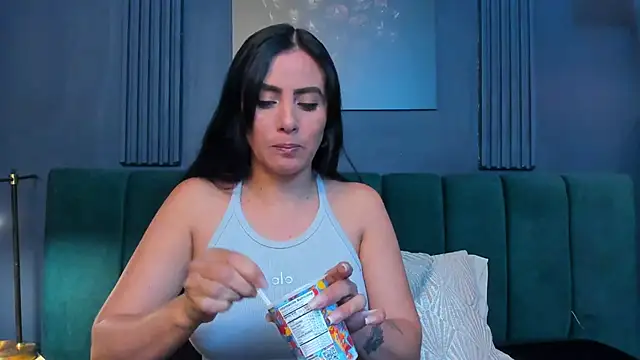 scarlet edwars online show from 11/29/25, 05:02