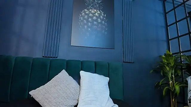 scarlet edwars online show from 04/01/26, 05:32