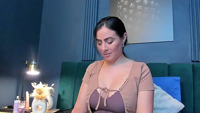 scarlet edwars online show from 02/05/26, 06:48