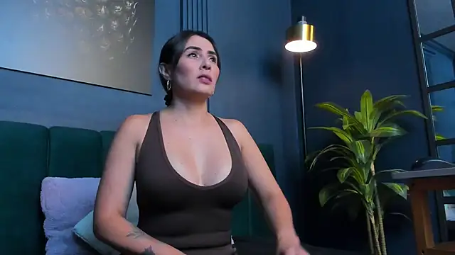 scarlet edwars online show from 10/15/25, 07:22