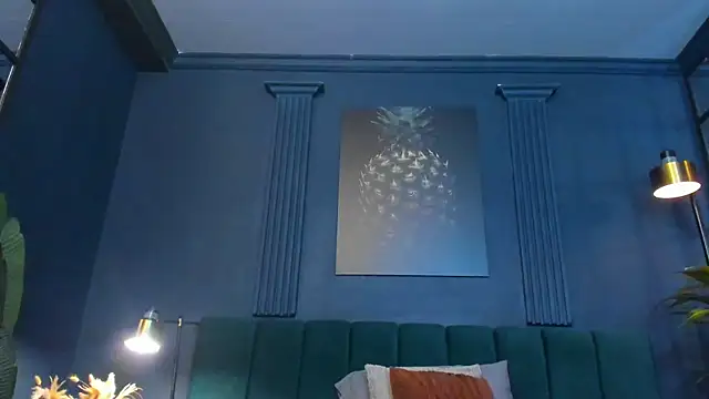 scarlet edwars online show from 12/15/25, 07:09