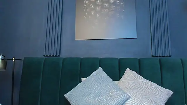 scarlet edwars online show from 11/28/25, 07:03