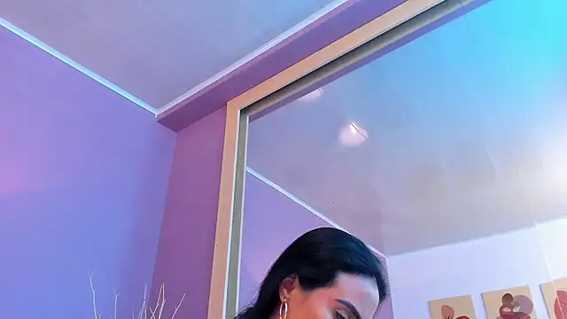 scarlet edwars online show from 02/18/25, 03:10