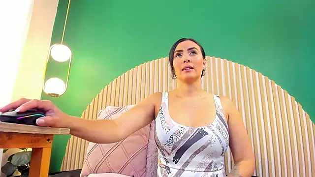 scarlet edwars online show from 02/12/26, 06:18