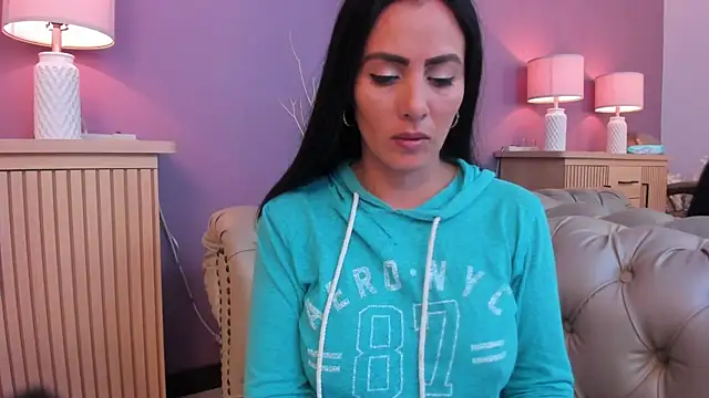 scarlet edwars online show from 03/07/25, 03:28