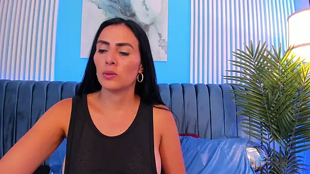 scarlet edwars online show from 02/21/25, 10:15