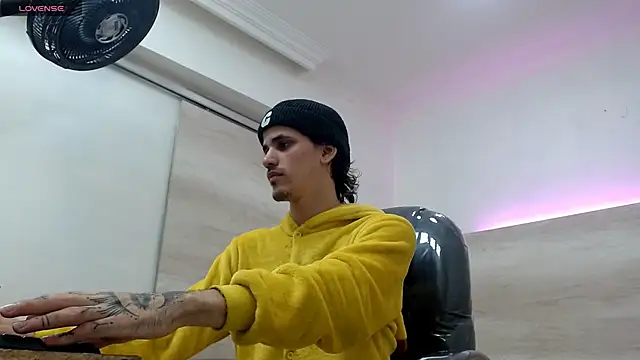 Dirty Kingg online show from 03/21/25, 07:24