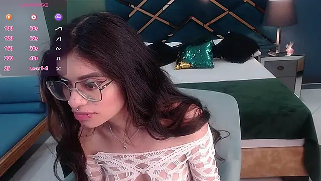 Snapshot of Emerald_gh chatting on 02/10/25, 07:15 Emerald gh online show from 02/10/25, 07:15