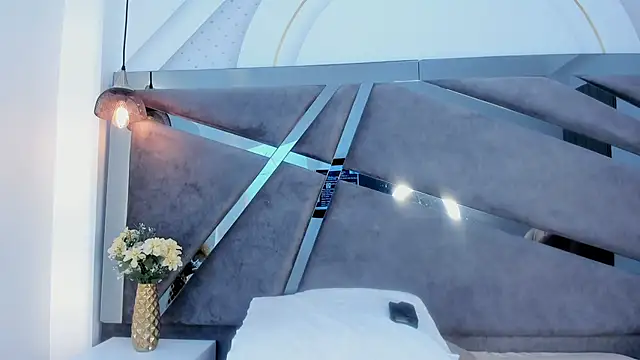 Giselle Lauren online show from 11/01/25, 08:36