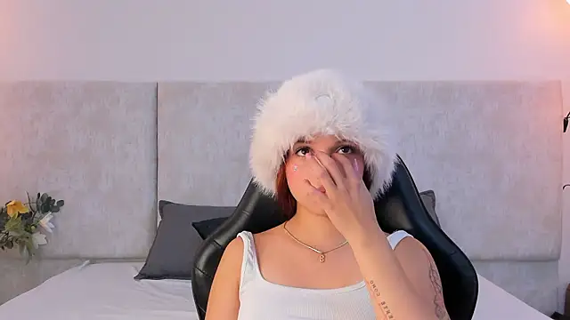 Giselle Lauren online show from 02/20/26, 07:38