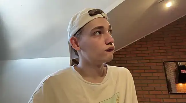 Julian wins online show from 02/24/25, 08:06