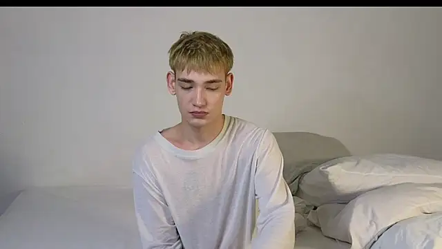 Snapshot of Julian_wins chatting on 02/08/26, 11:35 Julian wins online show from 02/08/26, 11:35