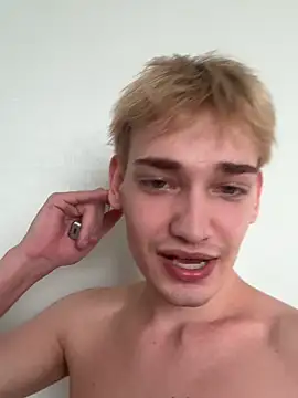 Julian wins online show from 04/10/26, 11:50