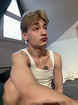 Julian wins online show from 03/21/25, 11:55