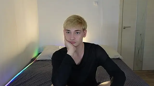 Snapshot of Julian_wins chatting on 04/22/26, 11:55 Julian wins online show from 04/22/26, 11:55