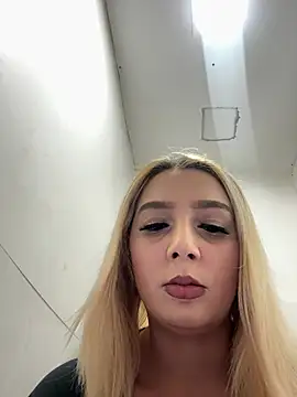 hotamanda01 online show from 03/07/26, 08:03