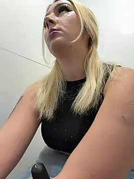 hotamanda01 online show from 01/14/26, 08:01