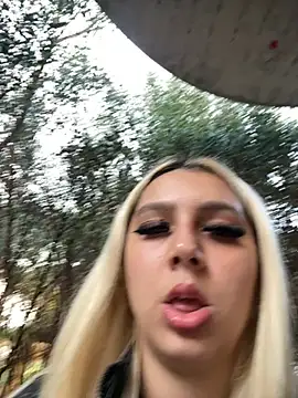 hotamanda01 online show from 12/04/25, 01:10